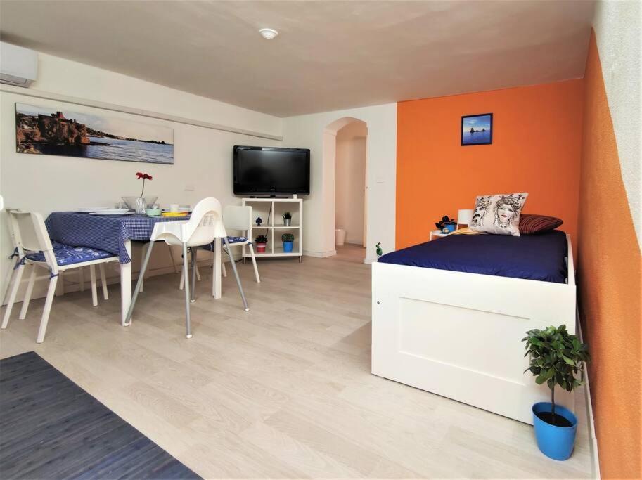 Central Apartments Mezzanine - 1 Min To Via Etnea Aeroporto di Catania Fontana Rossa Esterno foto